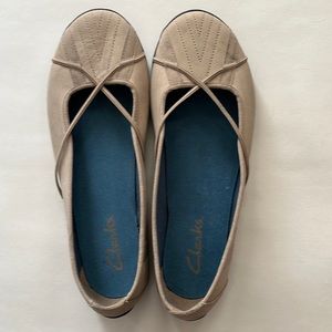 Clark's Beige Nubuck Jetta Flats